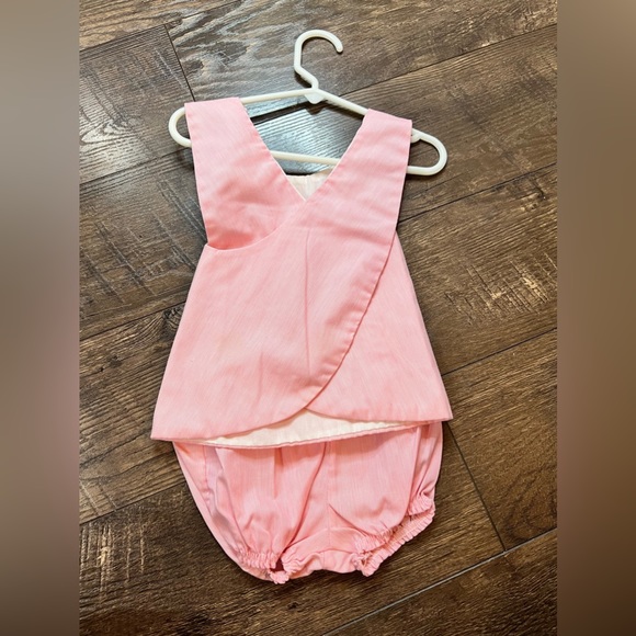 Cuté Togs - Picture 2 of 2